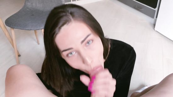 И глаза шикарные, и сосет божественно