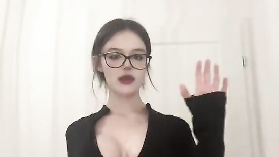 Anya 18